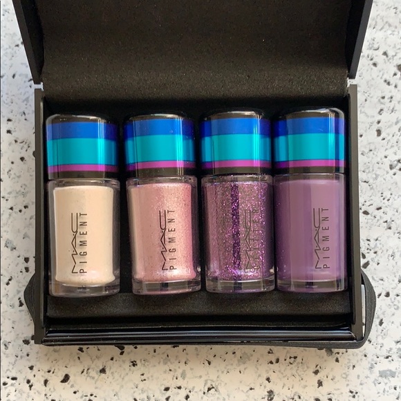 NWT MAC Cosmetics Purple Irresistibly Charming Gli - Picture 7 of 8